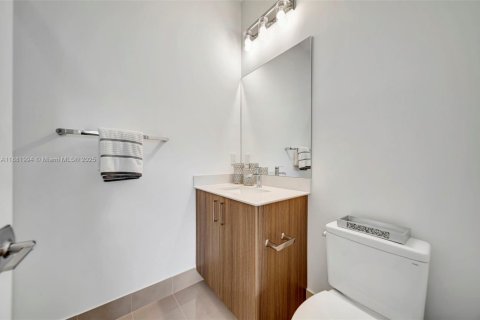 House in Fort Lauderdale, Florida 4 bedrooms, 238.94 sq.m. № 1924579 - photo 26