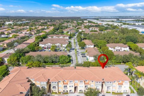 Copropriété à vendre à Doral, Floride: 2 chambres, 104.33 m2 № 2407800 - photo 19