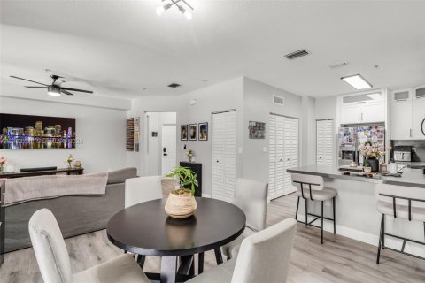 Copropriété à vendre à Doral, Floride: 2 chambres, 104.33 m2 № 2407800 - photo 5