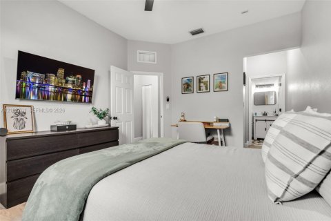 Copropriété à vendre à Doral, Floride: 2 chambres, 104.33 m2 № 2407800 - photo 11