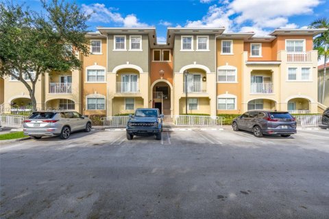 Copropriété à vendre à Doral, Floride: 2 chambres, 104.33 m2 № 2407800 - photo 17
