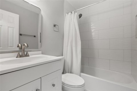 Duplex à vendre à Bradenton, Floride: 5 chambres, 193.33 m2 № 1883299 - photo 28