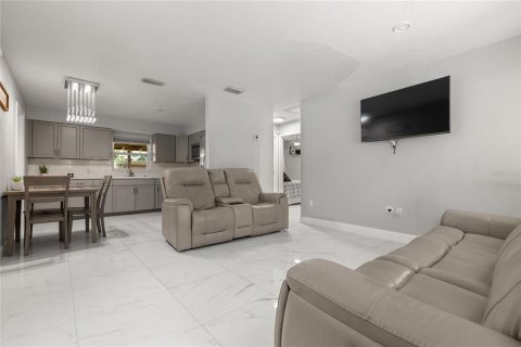 Duplex à vendre à Bradenton, Floride: 5 chambres, 193.33 m2 № 1883299 - photo 23