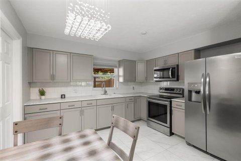 Duplex à vendre à Bradenton, Floride: 5 chambres, 193.33 m2 № 1883299 - photo 24