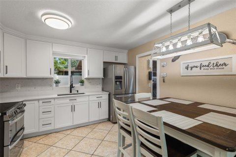 Duplex à vendre à Bradenton, Floride: 5 chambres, 193.33 m2 № 1883299 - photo 7
