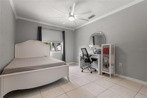 Duplex à vendre à Bradenton, Floride: 5 chambres, 193.33 m2 № 1883299 - photo 12