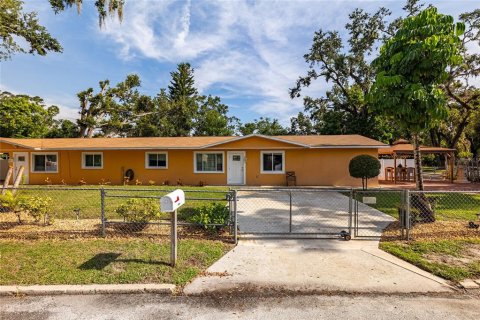 Duplex à vendre à Bradenton, Floride: 5 chambres, 193.33 m2 № 1883299 - photo 2