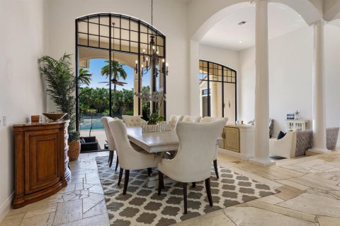 House in Palm Beach Gardens, Florida 4 bedrooms, 477.15 sq.m. № 2244988 - photo 2