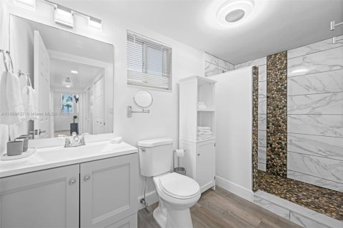 Condominio en alquiler en Surfside, Florida, 2 dormitorios, 94.76 m2 № 2012343 - foto 14