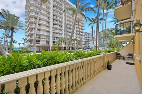Condominio en alquiler en Surfside, Florida, 2 dormitorios, 94.76 m2 № 2012343 - foto 17