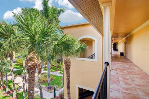 Condominio en Tampa, Florida, 2 dormitorios № 2226170