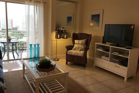 Condominio en alquiler en Sunny Isles Beach, Florida, 1 dormitorio, 64.57 m2 № 2031544 - foto 5