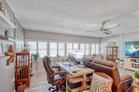 Condominio en venta en Redington Shores, Florida, 2 dormitorios, 99.41 m2 № 1826151 - foto 15