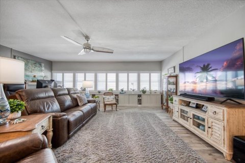 Condominio en venta en Redington Shores, Florida, 2 dormitorios, 99.41 m2 № 1826151 - foto 17