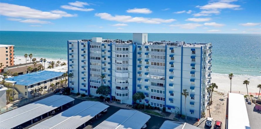 Condominio en Redington Shores, Florida, 2 dormitorios  № 1826151