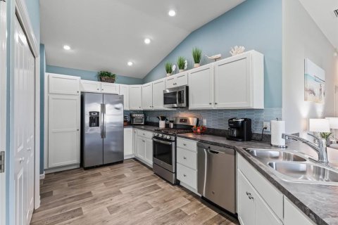 Casa en alquiler en The Villages, Florida, 2 dormitorios, 110 m2 № 1832205 - foto 9
