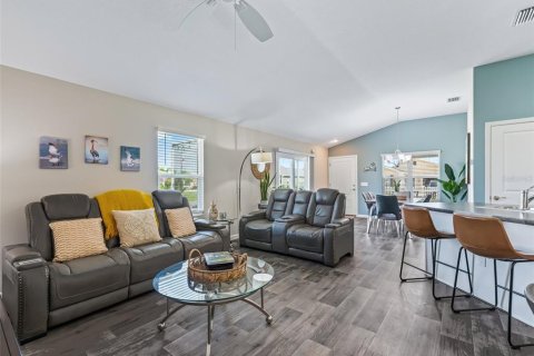 Casa en alquiler en The Villages, Florida, 2 dormitorios, 110 m2 № 1832205 - foto 14