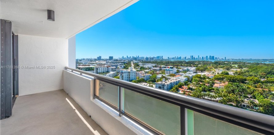 Condominio en Miami Beach, Florida, 1 dormitorio  № 2036765