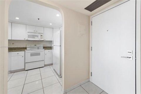 Condominio en venta en Miami Beach, Florida, 1 dormitorio, 78.78 m2 № 2036765 - foto 18