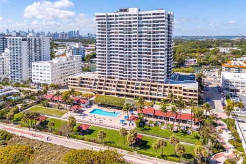 Condominio en venta en Miami Beach, Florida, 1 dormitorio, 78.78 m2 № 2036765 - foto 24