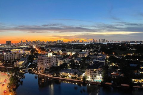 Condominio en venta en Miami Beach, Florida, 1 dormitorio, 78.78 m2 № 2036765 - foto 22