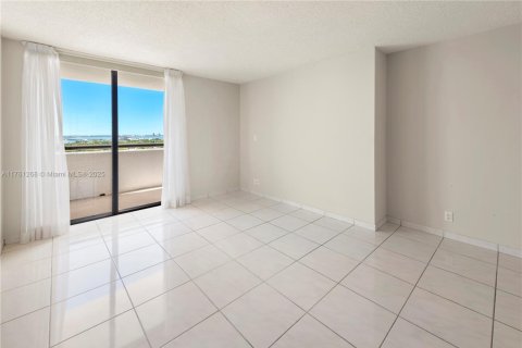 Condominio en venta en Miami Beach, Florida, 1 dormitorio, 78.78 m2 № 2036765 - foto 14
