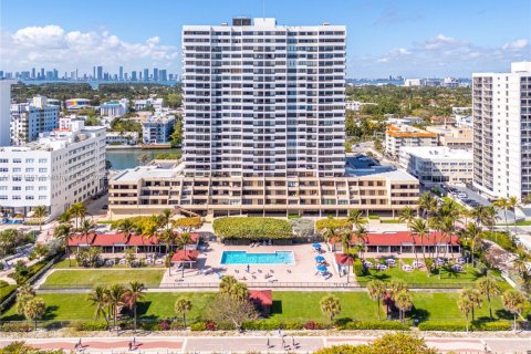 Condominio en venta en Miami Beach, Florida, 1 dormitorio, 78.78 m2 № 2036765 - foto 23