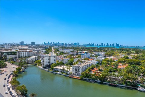 Condominio en venta en Miami Beach, Florida, 1 dormitorio, 78.78 m2 № 2036765 - foto 2