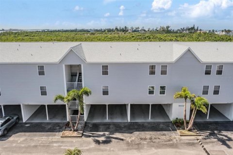Condo in Holmes Beach, Florida, 2 bedrooms  № 1901193 - photo 26