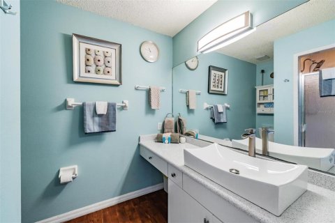 Condo in Holmes Beach, Florida, 2 bedrooms  № 1901193 - photo 18