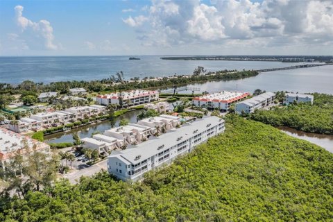Condo in Holmes Beach, Florida, 2 bedrooms  № 1901193 - photo 30