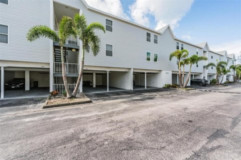 Condo in Holmes Beach, Florida, 2 bedrooms  № 1901193 - photo 2