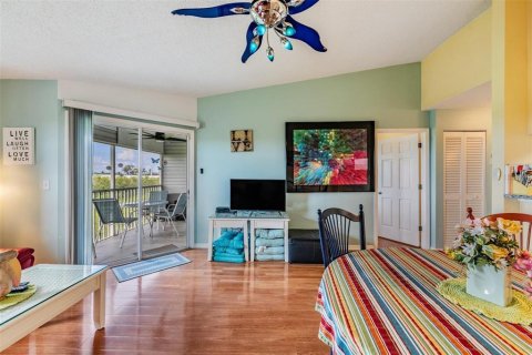 Condo in Holmes Beach, Florida, 2 bedrooms  № 1901193 - photo 11
