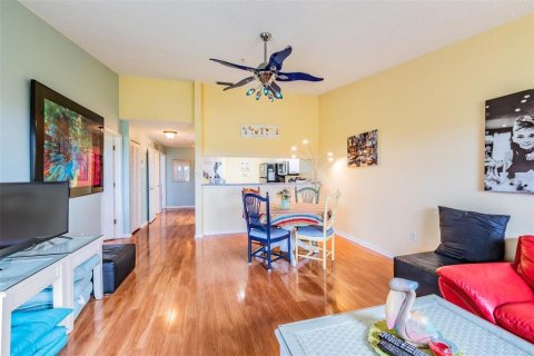 Condo in Holmes Beach, Florida, 2 bedrooms  № 1901193 - photo 12