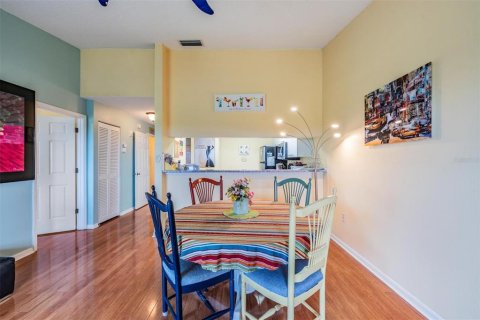 Condo in Holmes Beach, Florida, 2 bedrooms  № 1901193 - photo 8