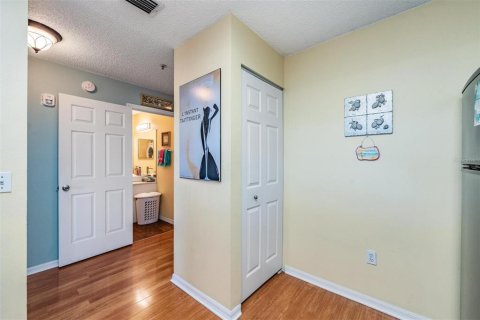 Condo in Holmes Beach, Florida, 2 bedrooms  № 1901193 - photo 6