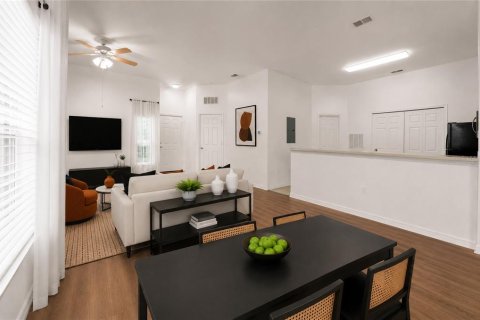 Condo in DeLand, Florida, 2 bedrooms  № 2209269 - photo 9