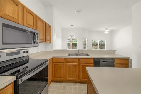 Condo in DeLand, Florida, 2 bedrooms  № 2209269 - photo 24