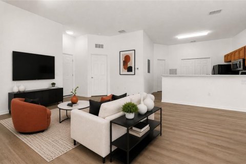 Condo in DeLand, Florida, 2 bedrooms  № 2209269 - photo 8