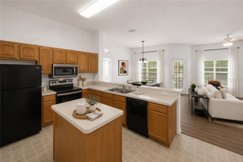 Condo in DeLand, Florida, 2 bedrooms  № 2209269 - photo 10