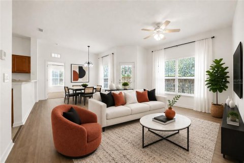 Condo in DeLand, Florida, 2 bedrooms  № 2209269 - photo 5