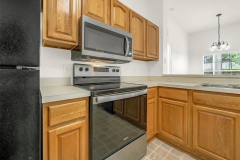 Condo in DeLand, Florida, 2 bedrooms  № 2209269 - photo 25