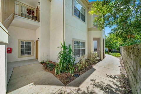 Condo in DeLand, Florida, 2 bedrooms  № 2209269 - photo 2