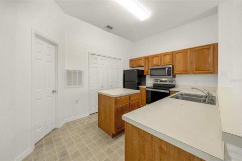 Condo in DeLand, Florida, 2 bedrooms  № 2209269 - photo 29
