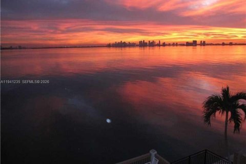 Condominio en venta en North Bay Village, Florida, 1 dormitorio, 74.79 m2 № 1998649 - foto 15