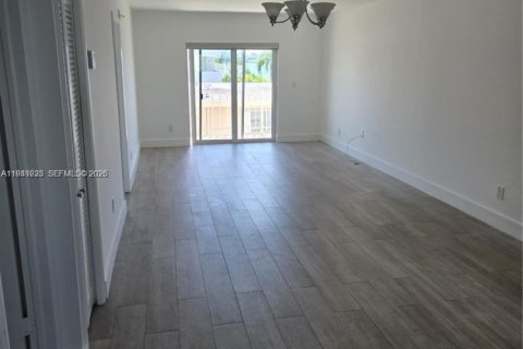 Condominio en venta en North Bay Village, Florida, 1 dormitorio, 74.79 m2 № 1998649 - foto 8
