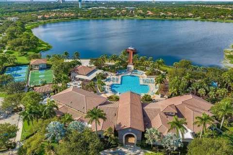 House in Palm Beach Gardens, Florida 3 bedrooms, 188.31 sq.m. № 2275796