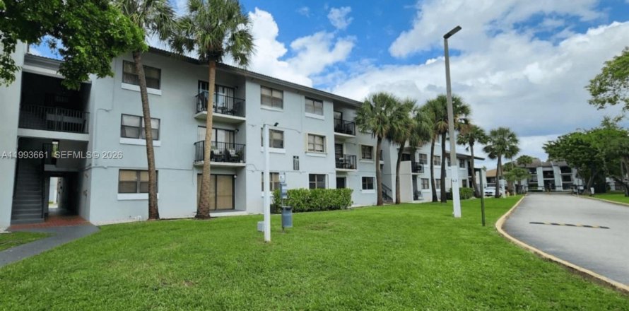 Condominio en Hialeah, Florida, 2 dormitorios  № 2055824