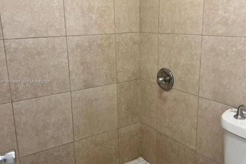 Condominio en alquiler en Hialeah, Florida, 2 dormitorios, 90.67 m2 № 2055824 - foto 18