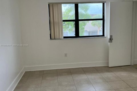 Condominio en alquiler en Hialeah, Florida, 2 dormitorios, 90.67 m2 № 2055824 - foto 10